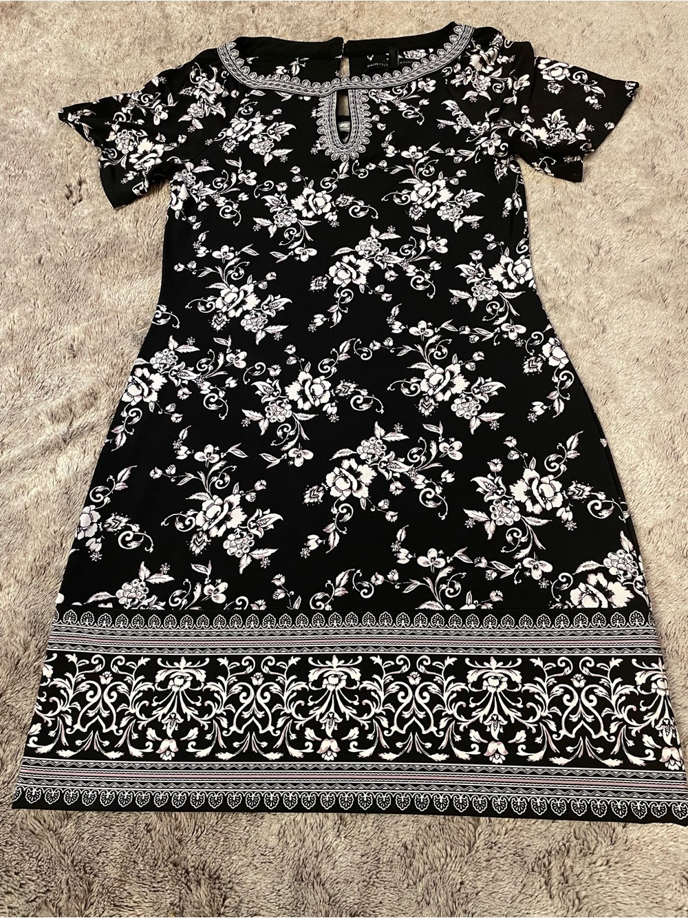 White House Black Market Embroidered Trim Floral Shift Dress-Sz Small